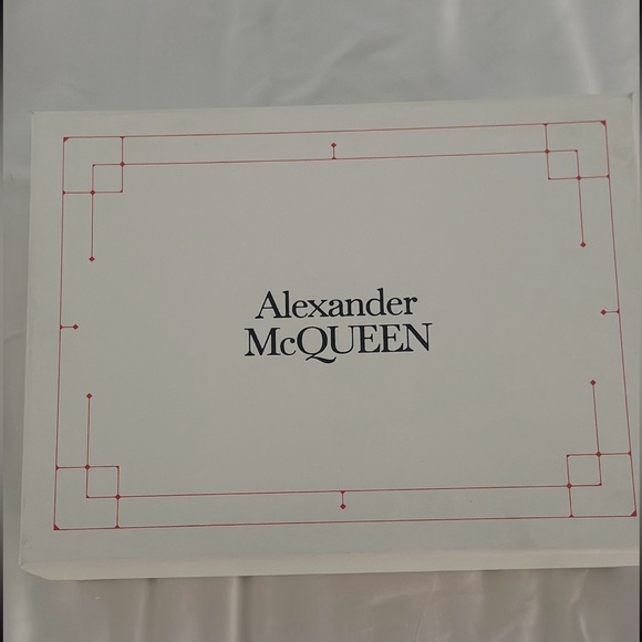 Alexander McQueen Size 8 barely used in a good condition comes with box - Picture 7 of 7